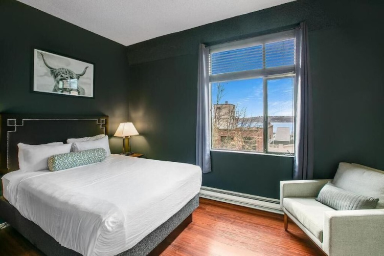 Oxford Seattle - Seattle, WA