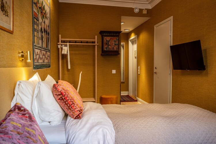 Lady Hamilton HotelOver view