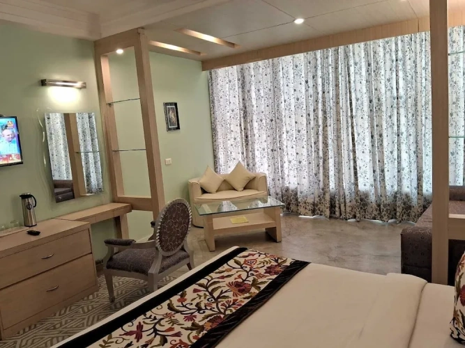 Deluxe Double room with view