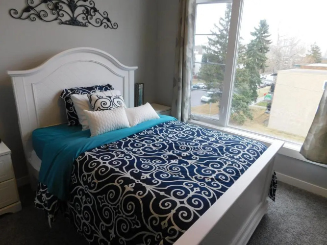 Three-Bedroom House with Balcony #33 Sunalta Downtown