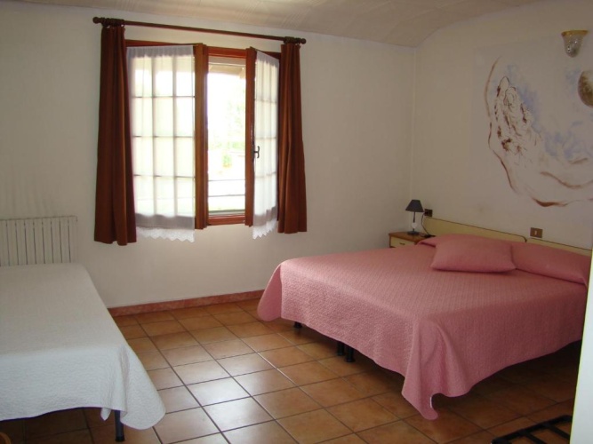 Standard Triple room