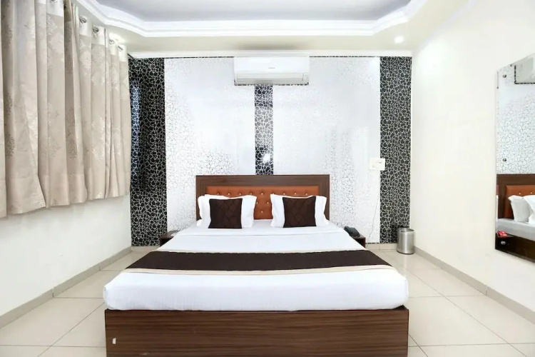 Hotel JB 2 by OYO Rooms