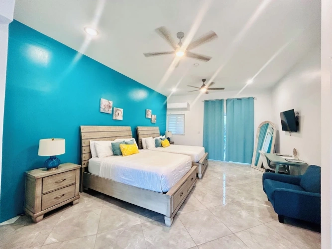 Deluxe Quadruple room with balcony