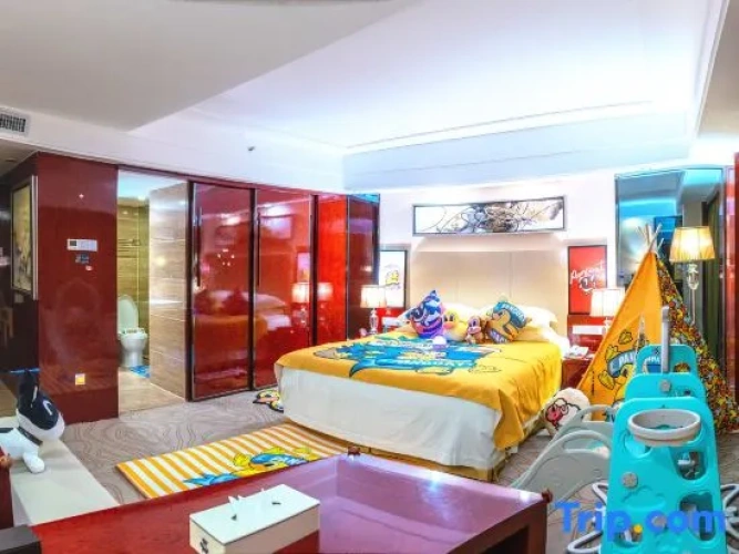 Standard Twin room with view