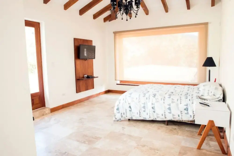Luxury Casa Guayllabamba - BBQ Jacuzzi Gym Piscina