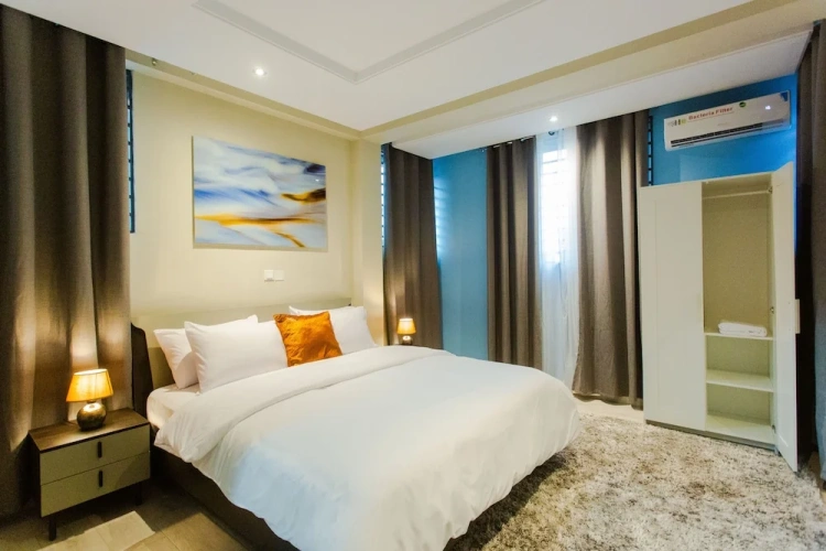 2 Bedrooms Apartment