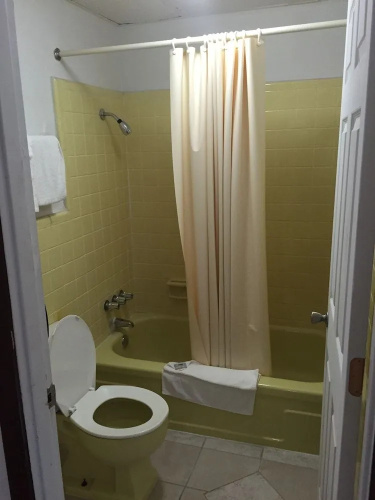 Scottish Inn & Suites