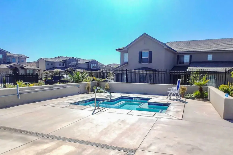 Modern Washington Home - Pool & Trail Access!