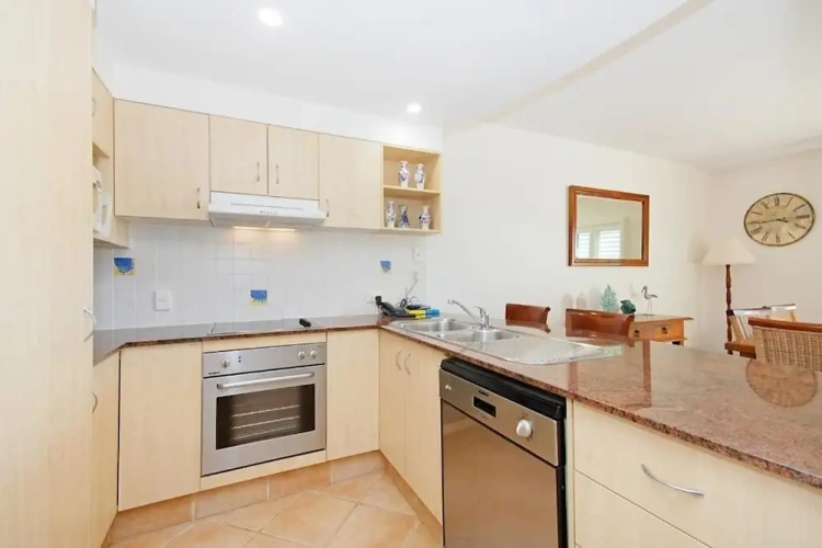1 Bedroom Standard Basement room with balcony and with ocean view