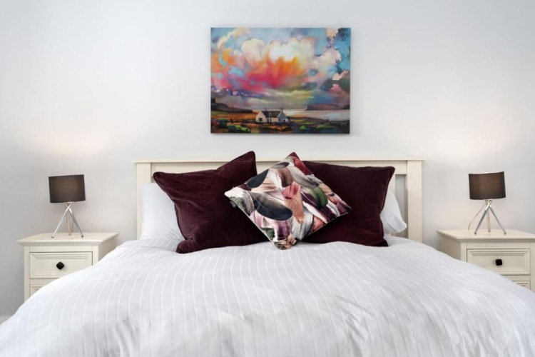 4 Bedrooms Cottage