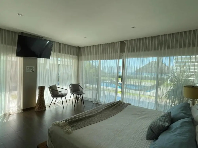 Luxury Palms