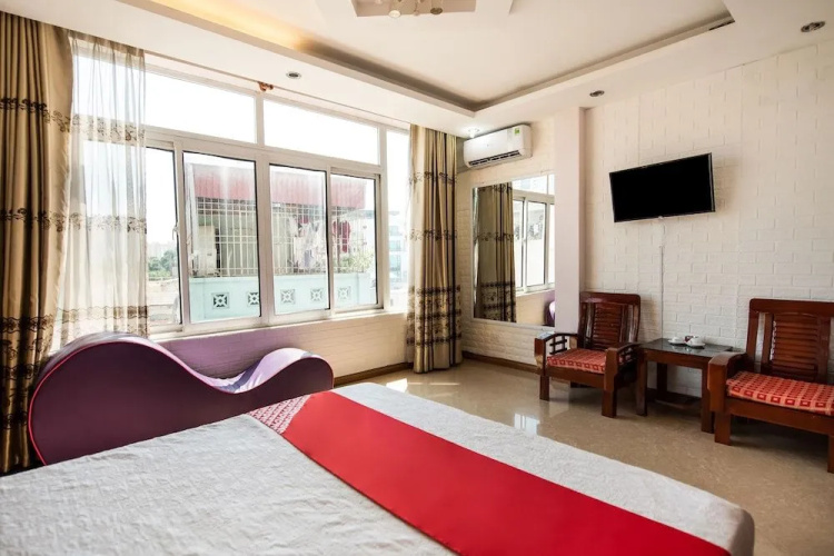 Oyo 434 Hoang Long Hotel