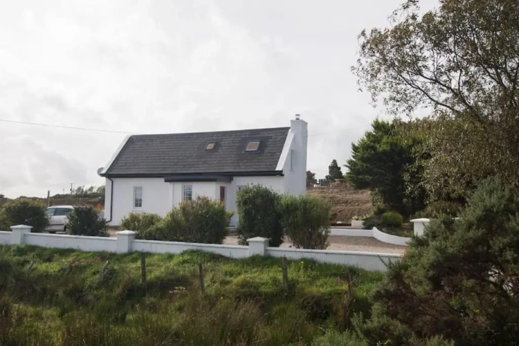 3 Bedrooms Cottage