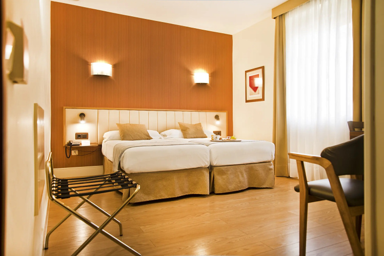 Los Condes Hotel