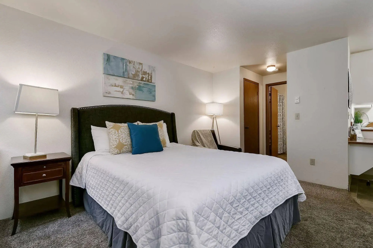 Bond Hotel and Extended Stay