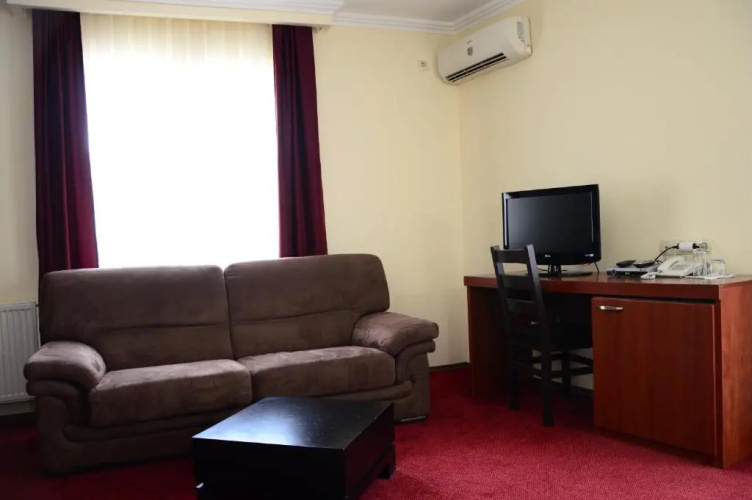 Parlament Hotel
