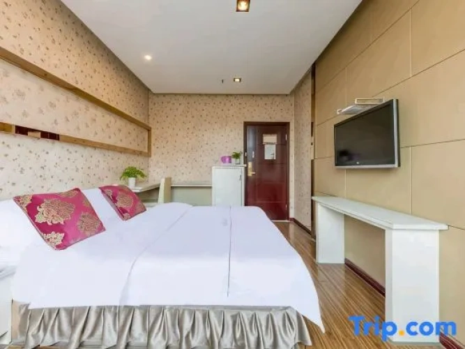 Standard Twin room with garden view