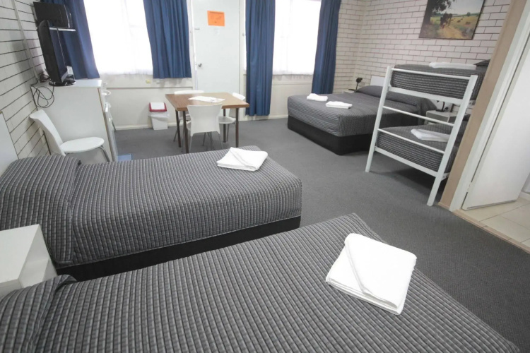 Binalong Motel