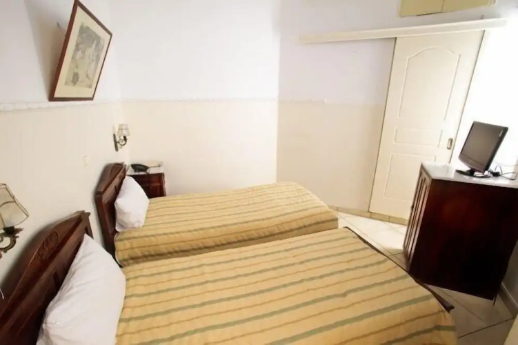 Monte Kristo Hotel