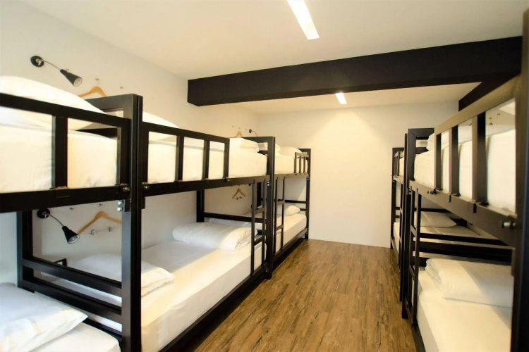 STrips the Poshtel - Hostel