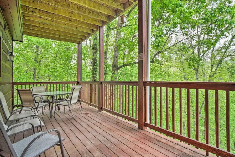Saltwater Pool & Mtn-view Deck: Pigeon Forge Cabin