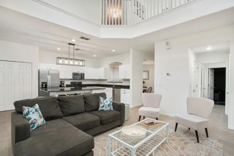 Dazzling 7BR Villa with Pool & Game Room