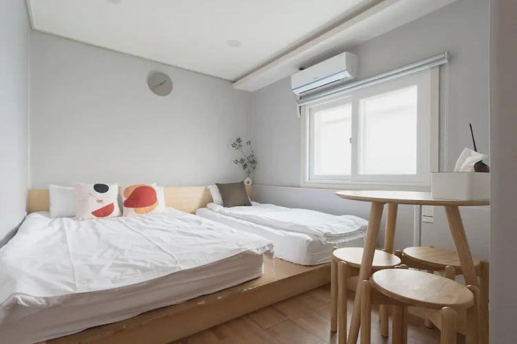 Standard Triple room