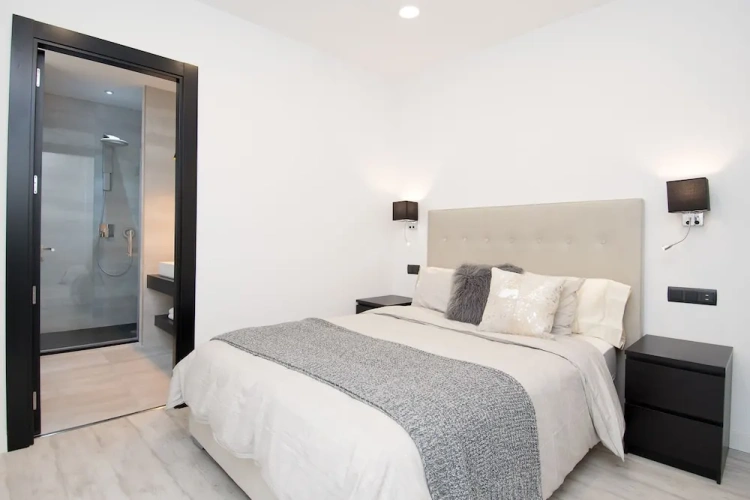 3 Bedrooms Standard Family room