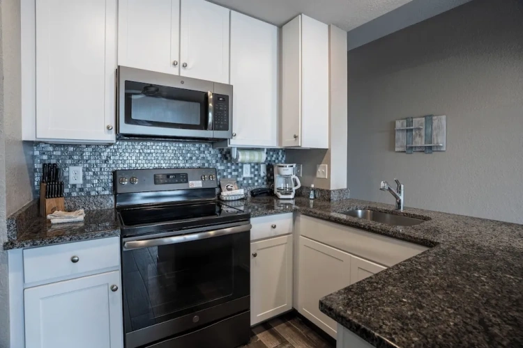 2 Bedrooms Premium Suite with balcony and with partial ocean view