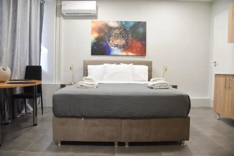 Athens Zeus A by Super Host Hub