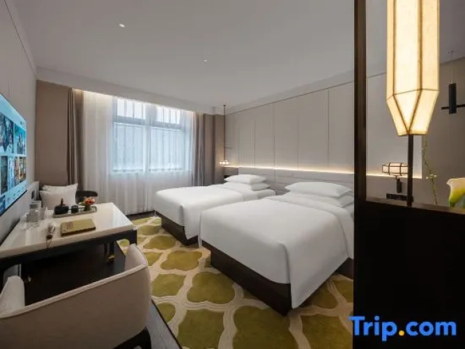 Standard Twin room with garden view