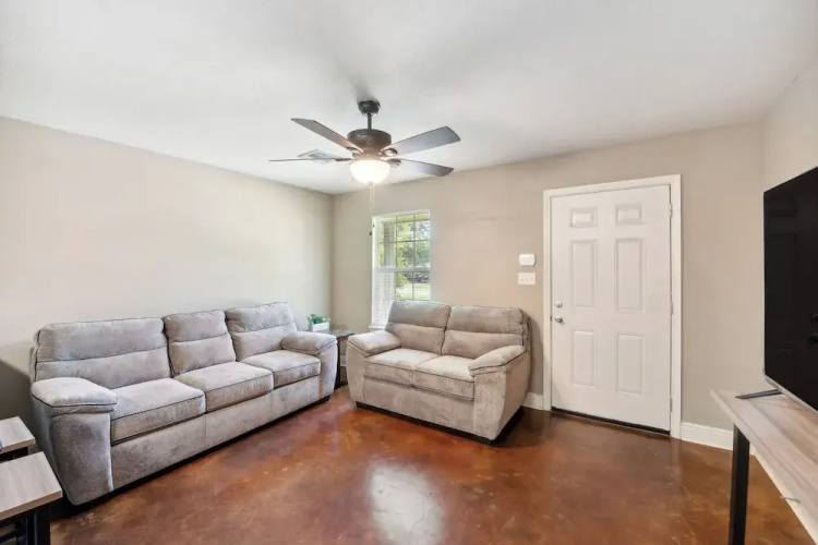 Lovely Lake Charles Duplex in Central Location!