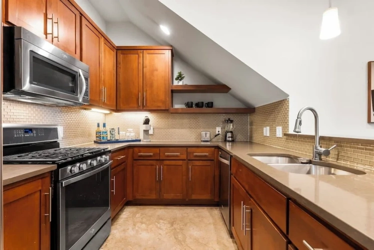 3 Bedrooms Deluxe Cottage