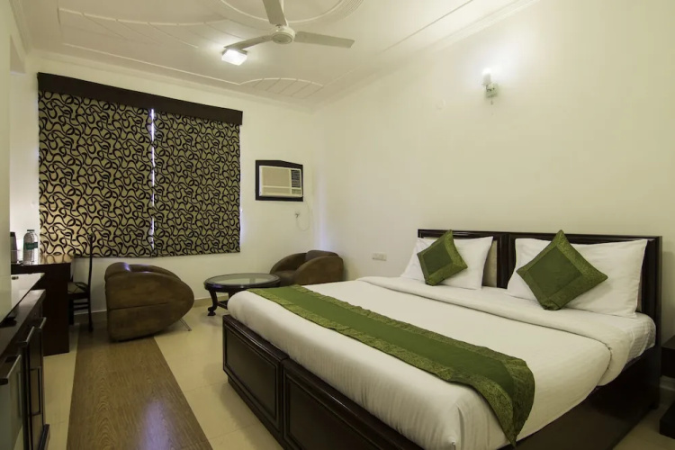 Treebo Four Sight Sector - 14 Gurgaon