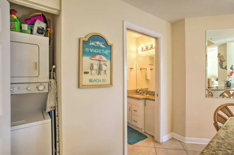 Private Balcony & Pool Access: Bayfront Retreat