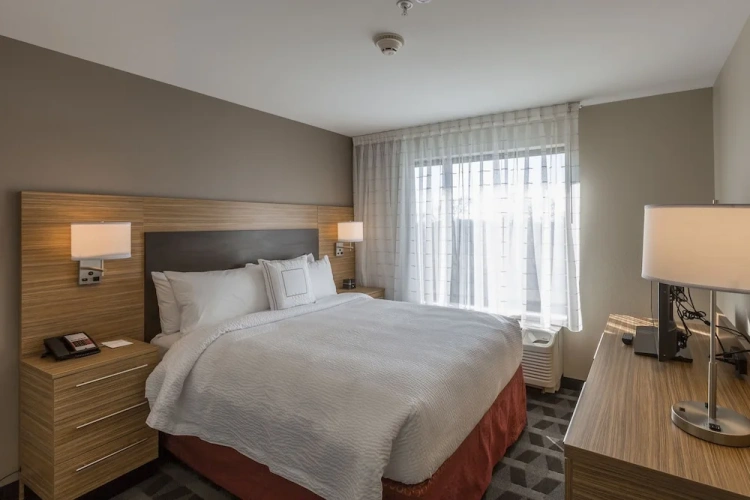 1 Bedroom Suite