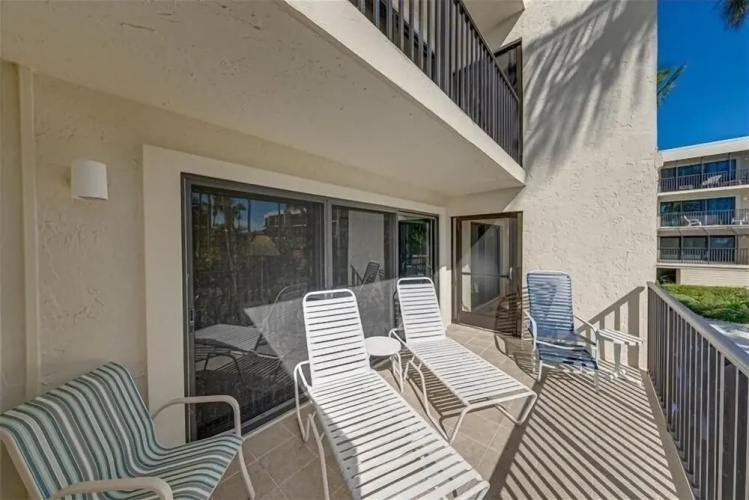 Sea Oats 142 2 Bedroom Home by RedAwning