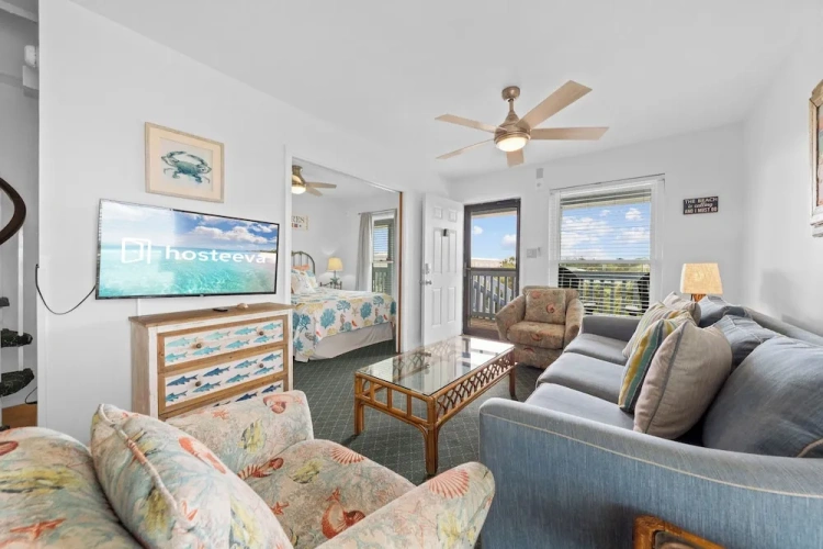 2 Bedrooms Comfort room with garden view