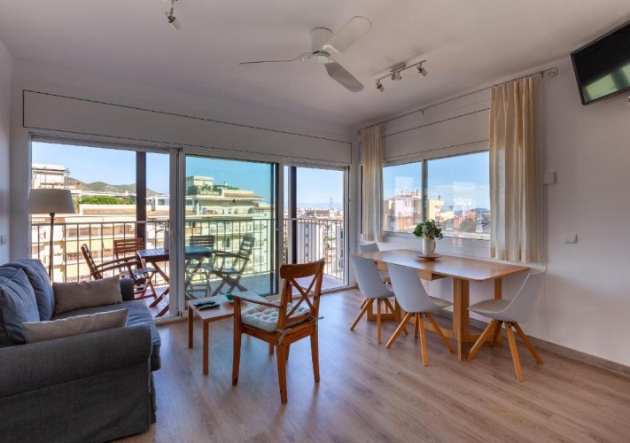 2 Bedrooms Apartment