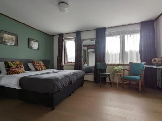 Standard Triple room