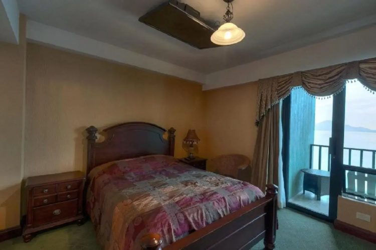 Torres de Atitlan 4 Bdrm-3 Bthrm Full Floor - for 10 people