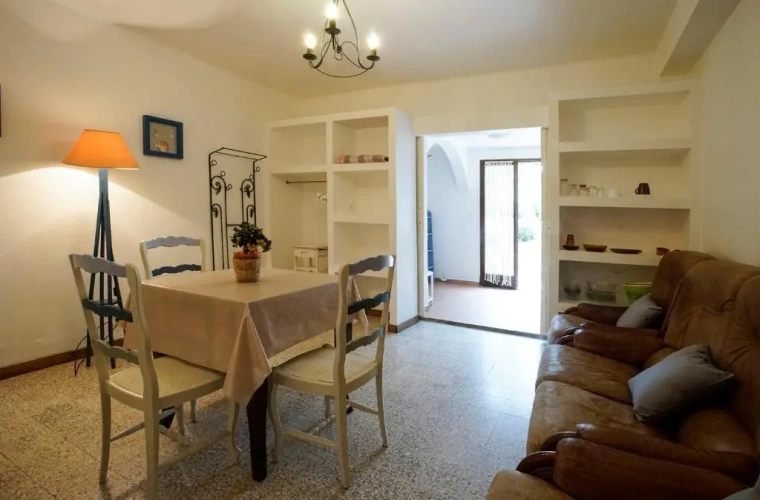 Apartment with garden view