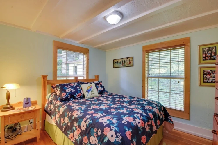 Mountain Cottage w/ Views Near Tail of the Dragon!