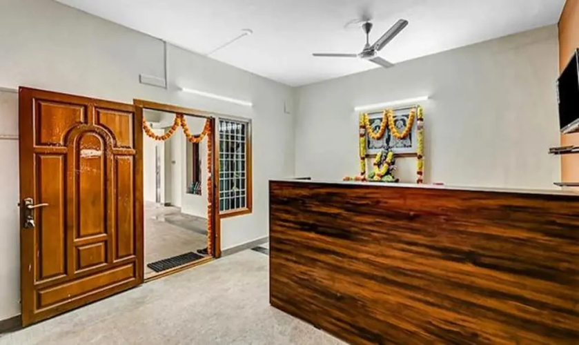 Fabexpress Aathira Inn
