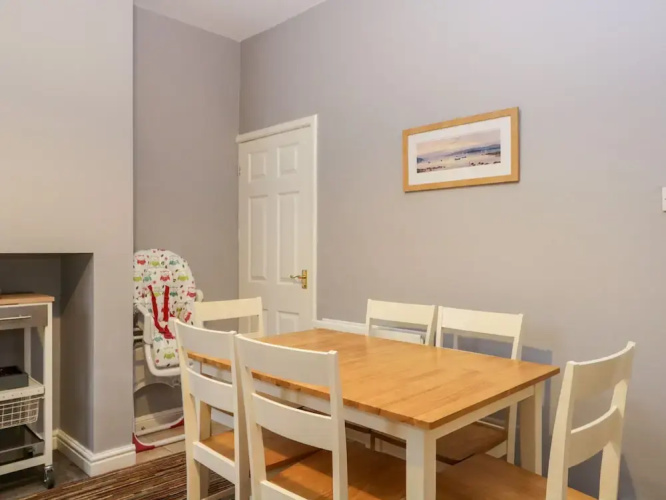 7 Railway Cottages