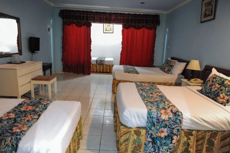 Standard Triple room