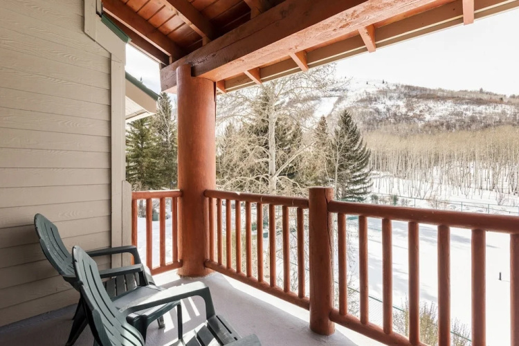 Snow Flower 039-studio+loft 1 Bedroom Condo by RedAwning