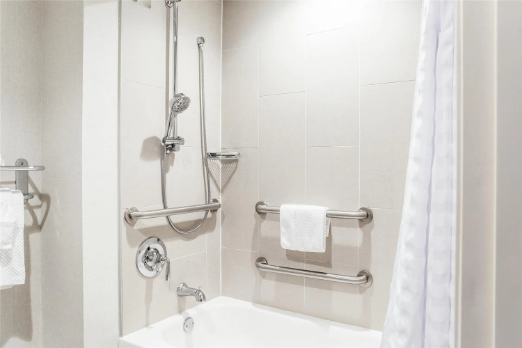DoubleTree by Hilton Pleasant Prairie Kenosha photo 9