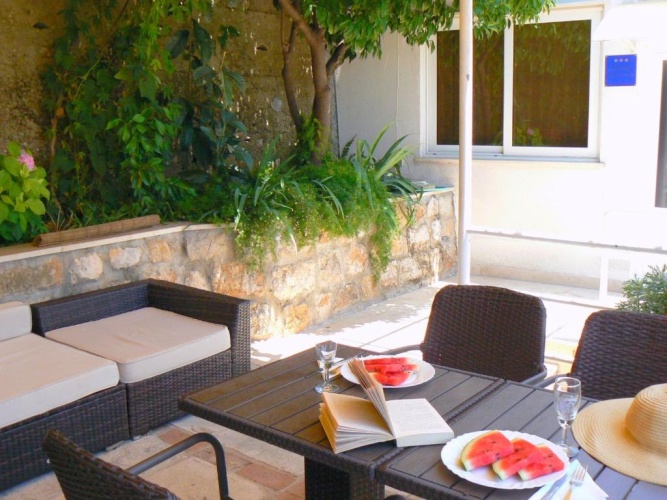 1 Bedroom Apartment with sea view