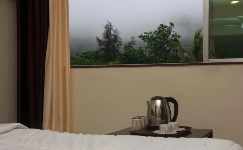 OYO 9806 Hotel Arvi